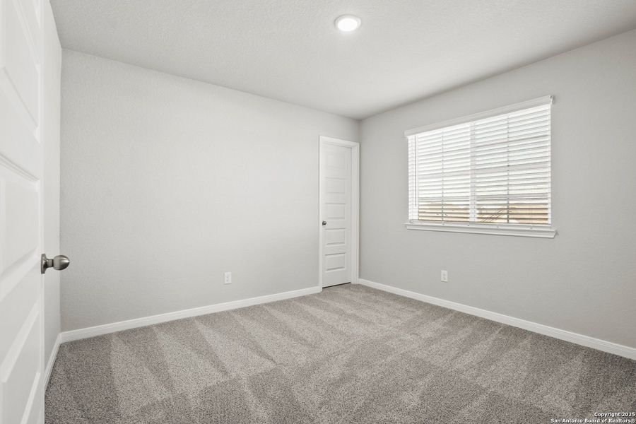 Spacious, unfurnished interior of a new home in Swenson Heights, Seguin (Image 15).