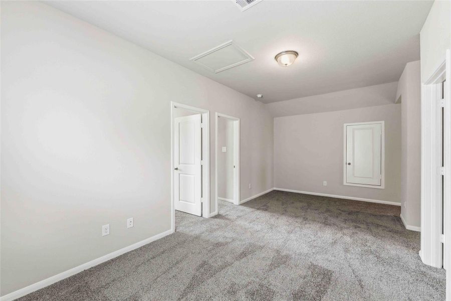 Spacious, unfurnished interior of a new home in Sunterra, Katy (Image 39). Spacious, unfurnished interior of a new home in Sunterra, Katy (Image 39).