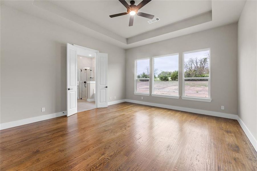 Spacious, unfurnished interior of a new home in King Crossing Estates, Van Alstyne (Image 19).