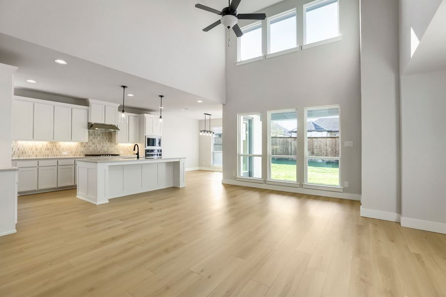 2613 Grinnel - Living Area