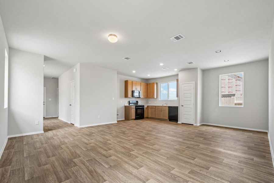 Spacious, unfurnished interior of a new home in Harvest Ridge, Elgin (Image 23). Spacious, unfurnished interior of a new home in Harvest Ridge, Elgin (Image 23).