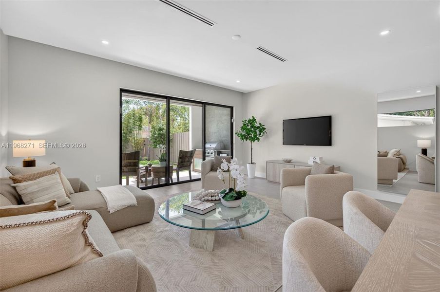 Furnished interior view inside a new home in , Fort Lauderdale (Image 61).