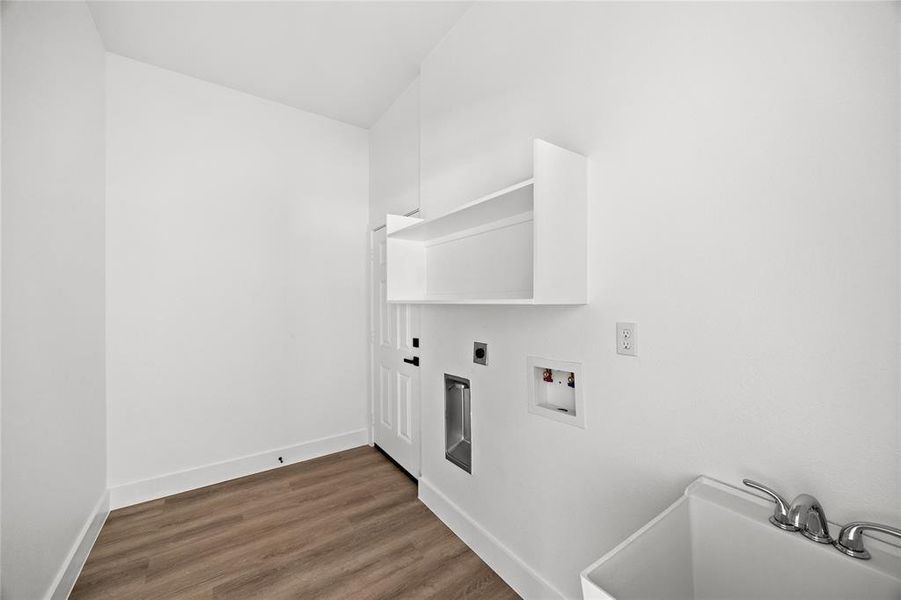 Spacious, unfurnished interior of a new home in , Mabank (Image 16).