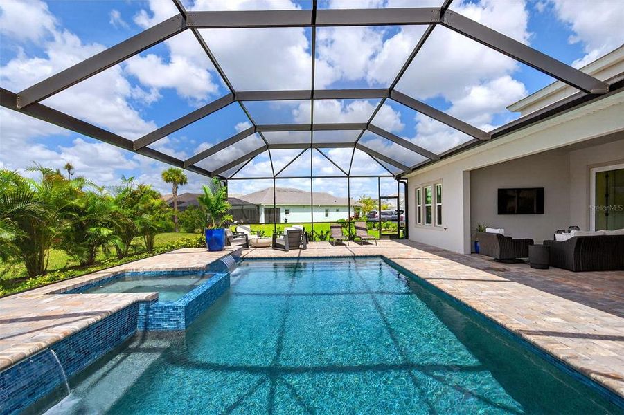 Exterior details and patio area of a home in , Venice (Image 26).