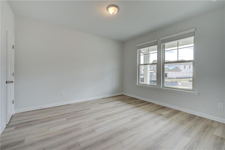 Spacious, unfurnished interior of a new home in Hamilton Lakes, Lawrenceville (Image 36).