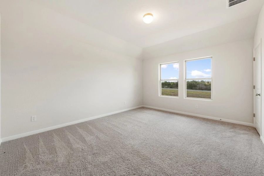 Spacious, unfurnished interior of a new home in Lariat, Liberty Hill (Image 24).