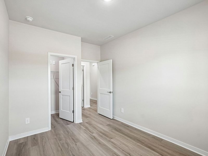Spacious, unfurnished interior of a new home in Watkins Glen, Raleigh (Image 14).