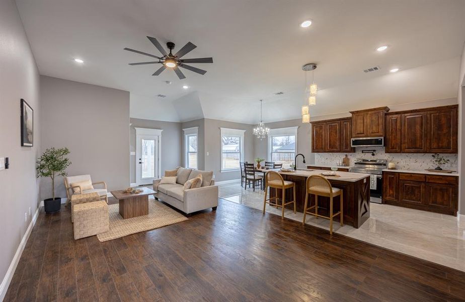Furnished interior view inside a new home in , Cleburne (Image 7).