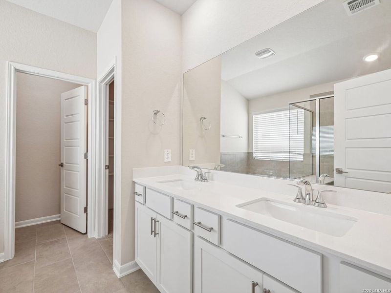 Furnished interior view inside a new home in Sagebrooke - Classic Series, San Antonio (Image 5).