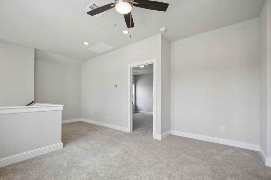 Spacious, unfurnished interior of a new home in Cross Creek, Cedar Park (Image 27).