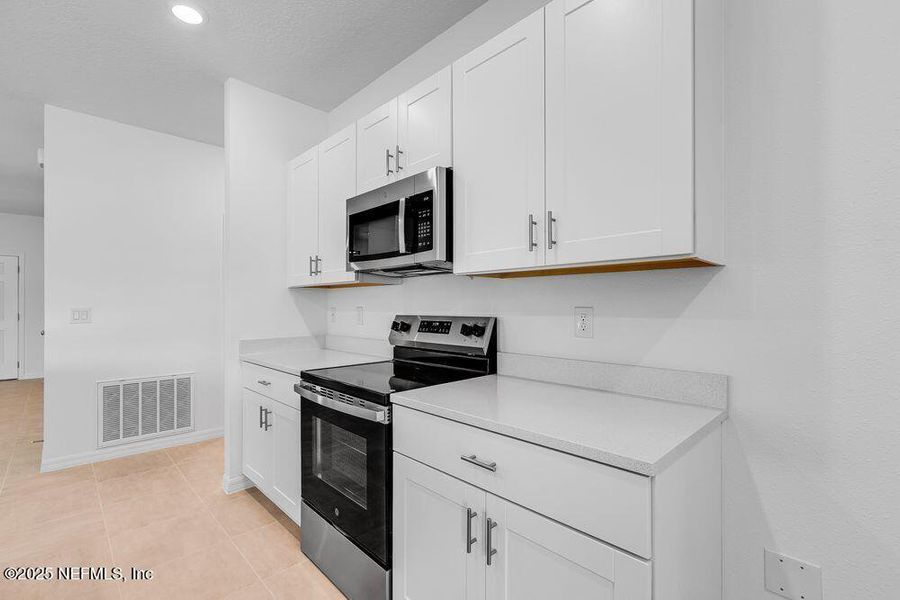 Furnished interior view inside a new home in Coopers Meadow, Jacksonville (Image 7). Furnished interior view inside a new home in Coopers Meadow, Jacksonville (Image 7).