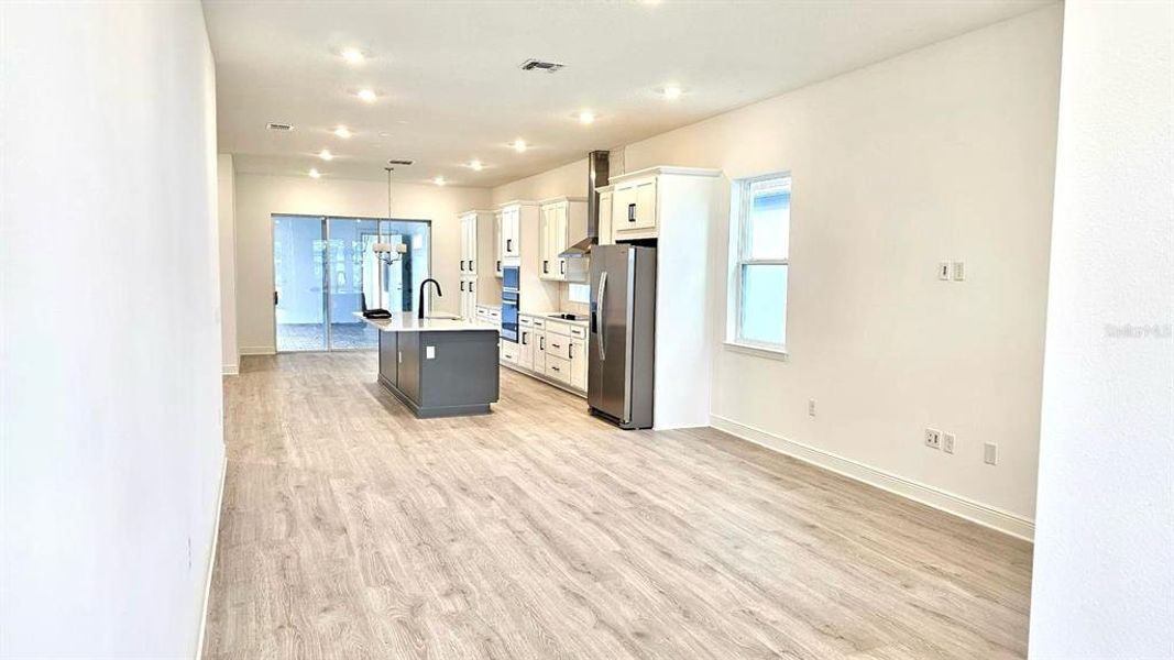 Spacious, unfurnished interior of a new home in Laureate Park, Orlando (Image 22).