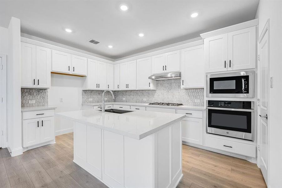 100 North Sky Drive ~ Ready Now 100 North Sky Drive ~ Ready Now