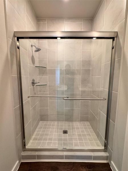 Close-up of interior finishes inside a home in Santa Fe, Cleveland (Image 9).