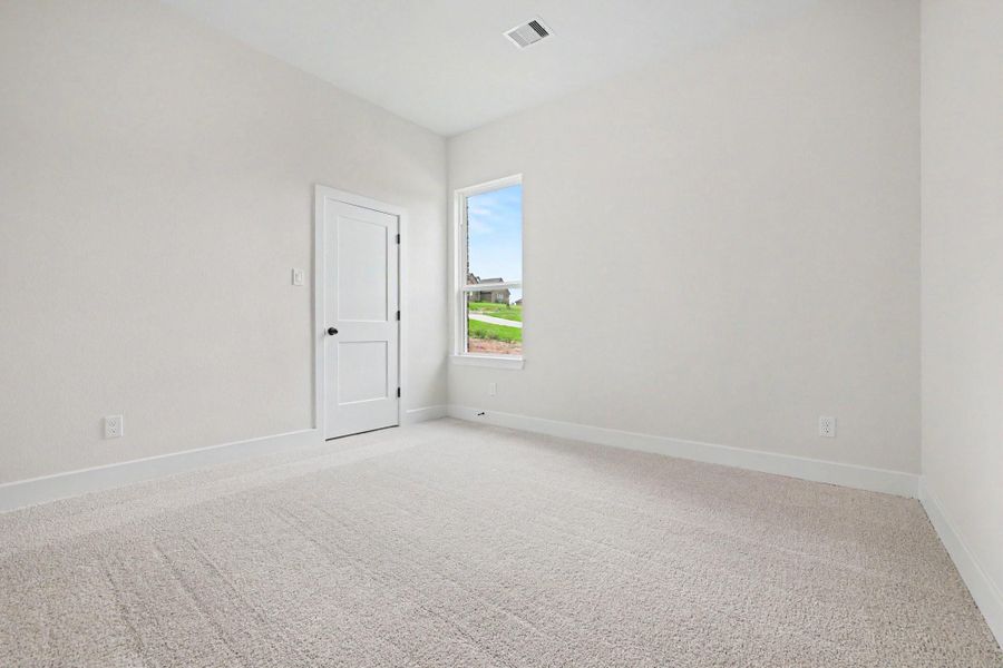 Spacious, unfurnished interior of a new home in Rose Hill Estates, Willis (Image 30).