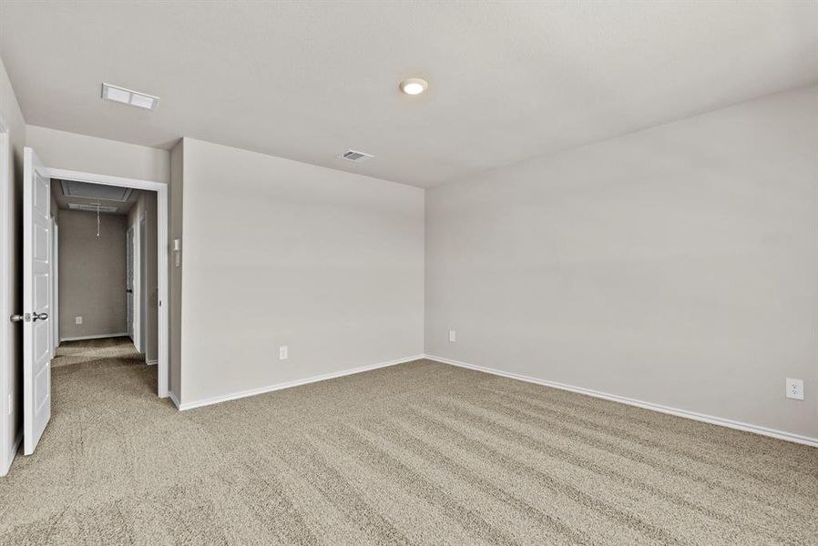 Spacious, unfurnished interior of a new home in Orchard Village, Fort Worth (Image 23).
