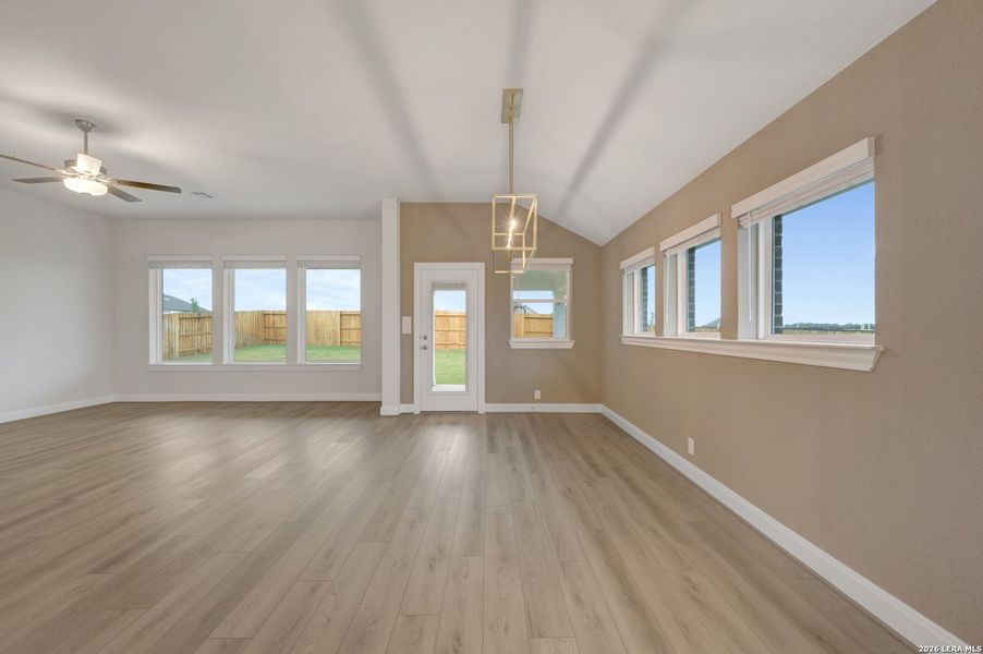 Spacious, unfurnished interior of a new home in Meyer Ranch – Legacy Series, New Braunfels (Image 26).