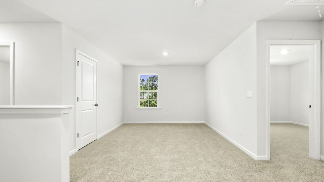 Representative unfurnished interior of a home built from the Galen by D.R. Horton in Forest Creek, Winston-Salem (Image 15).