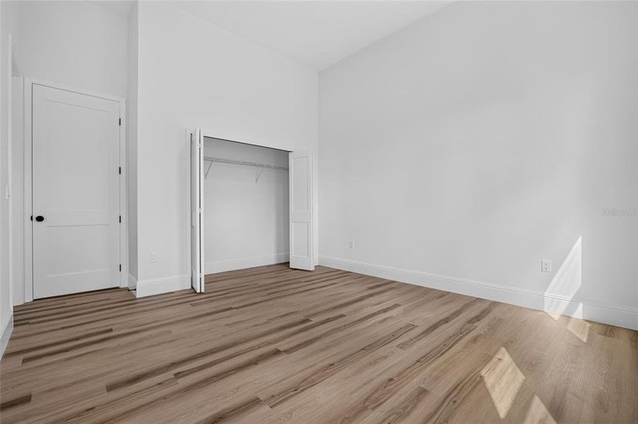 Spacious, unfurnished interior of a new home in , Port Charlotte (Image 39).