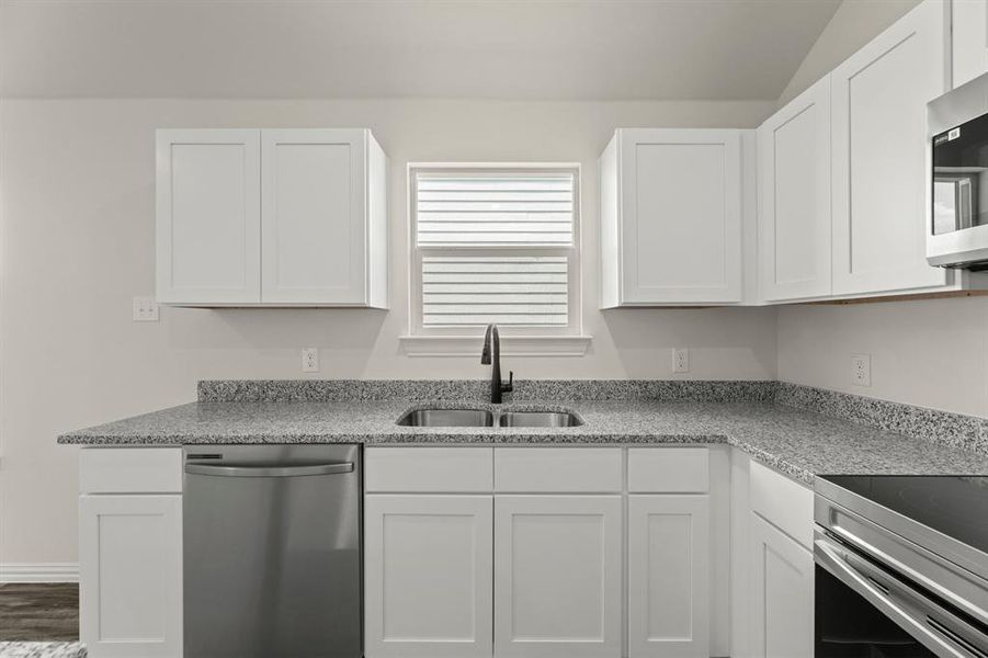 11. 108 Kainos - Kitchen (3)