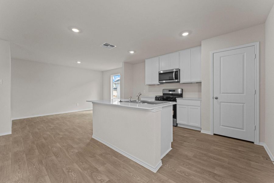 Furnished interior view inside a new home in Bollinger, Maxwell (Image 8).