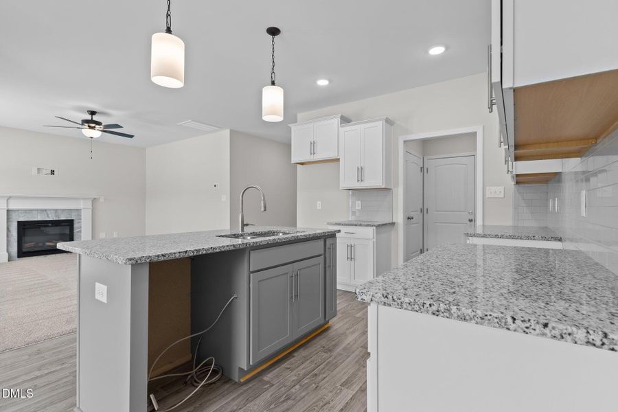 16-web-or-mls-AZ3A3587 16-web-or-mls-AZ3A3587