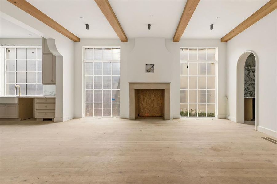 Spacious, unfurnished interior of a new home in , University Park (Image 18).