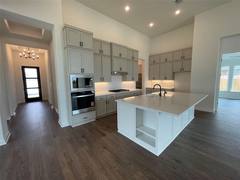 Light & Bright Open Concept Kitchen Light & Bright Open Concept Kitchen