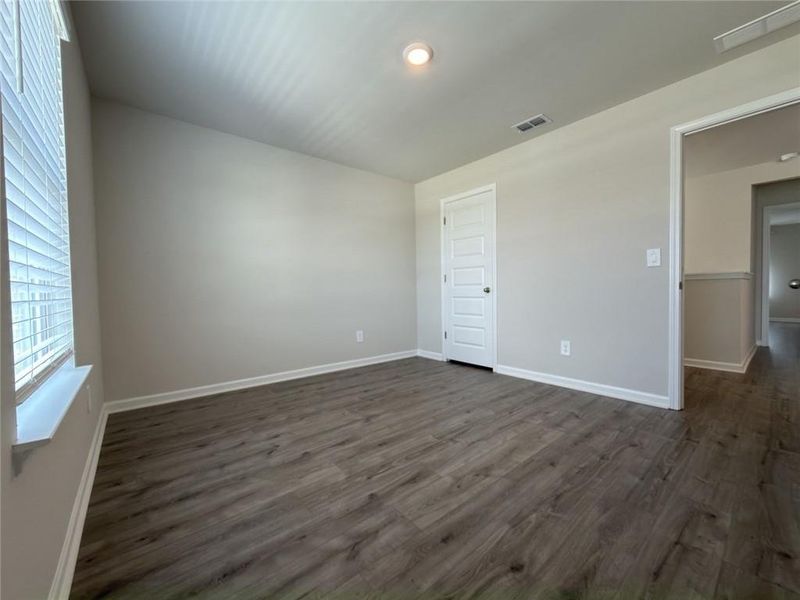 Spacious, unfurnished interior of a new home in Martin Springs - Estate Series, Lawrenceville (Image 18).