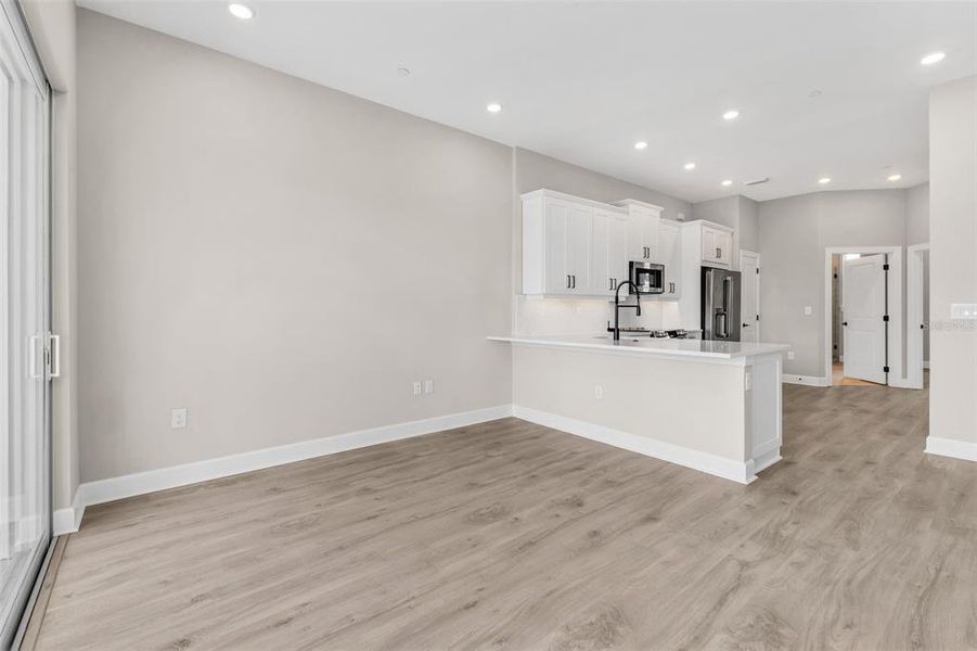 Spacious, unfurnished interior of a new home in , Punta Gorda (Image 36).
