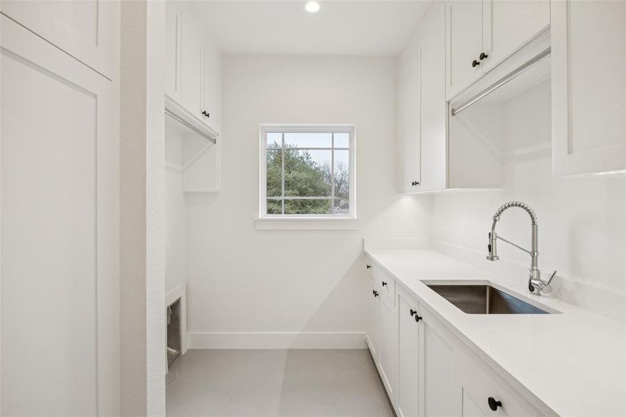 Furnished interior view inside a new home in , Dallas (Image 16).