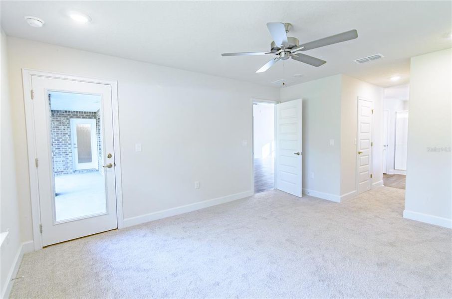 Spacious, unfurnished interior of a new home in , Palm Coast (Image 11).