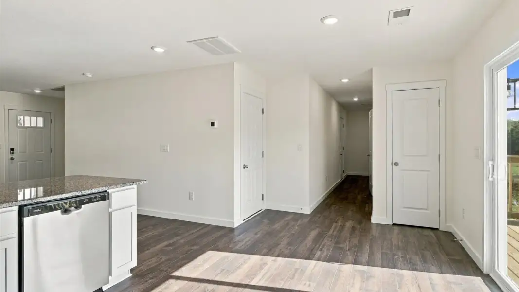Representative unfurnished interior of a home built from the Glendale by D.R. Horton in Belhaven, Knoxville (Image 19).