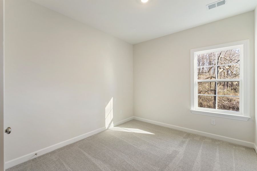 Spacious, unfurnished interior of a new home in Windsor Forest, Anderson (Image 29).