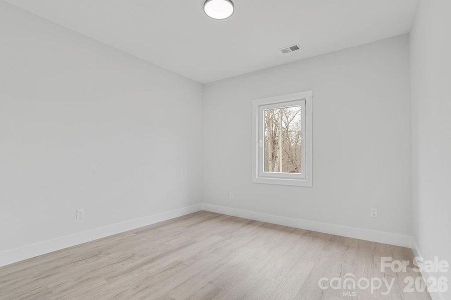 Spacious, unfurnished interior of a new home in , Dallas (Image 33).
