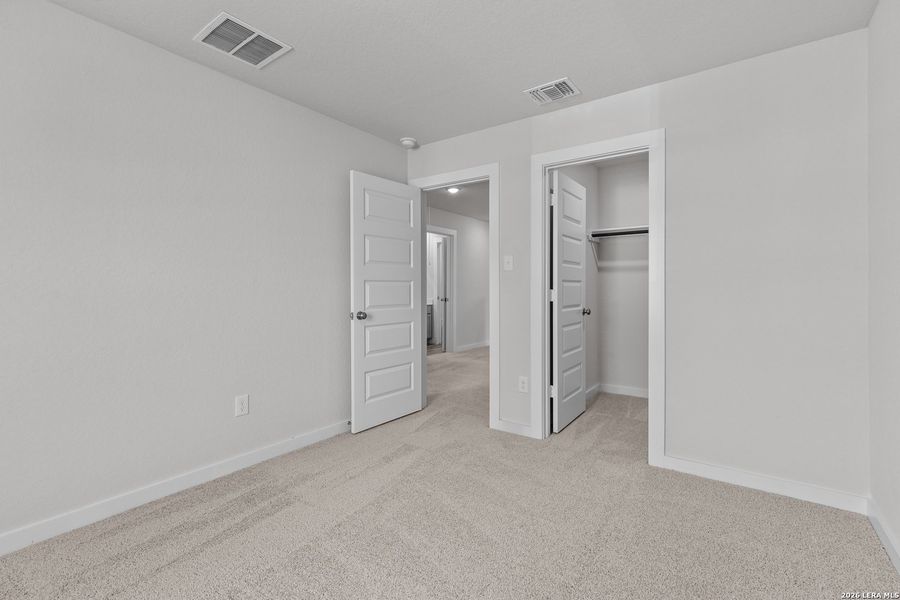 Spacious, unfurnished interior of a new home in Park Place, New Braunfels (Image 15).