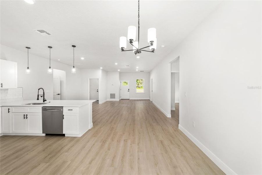 Spacious, unfurnished interior of a new home in , Citrus Springs (Image 15).