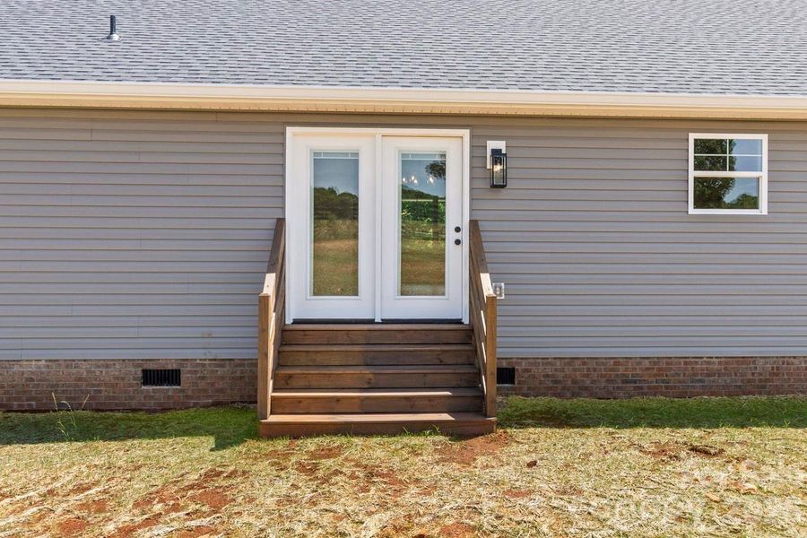 Exterior details and patio area of a home in , Lincolnton (Image 25).