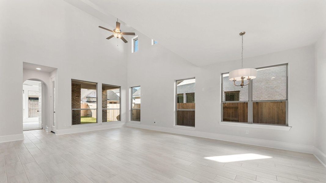 Spacious, unfurnished interior of a new home in Candela, Richmond (Image 24).