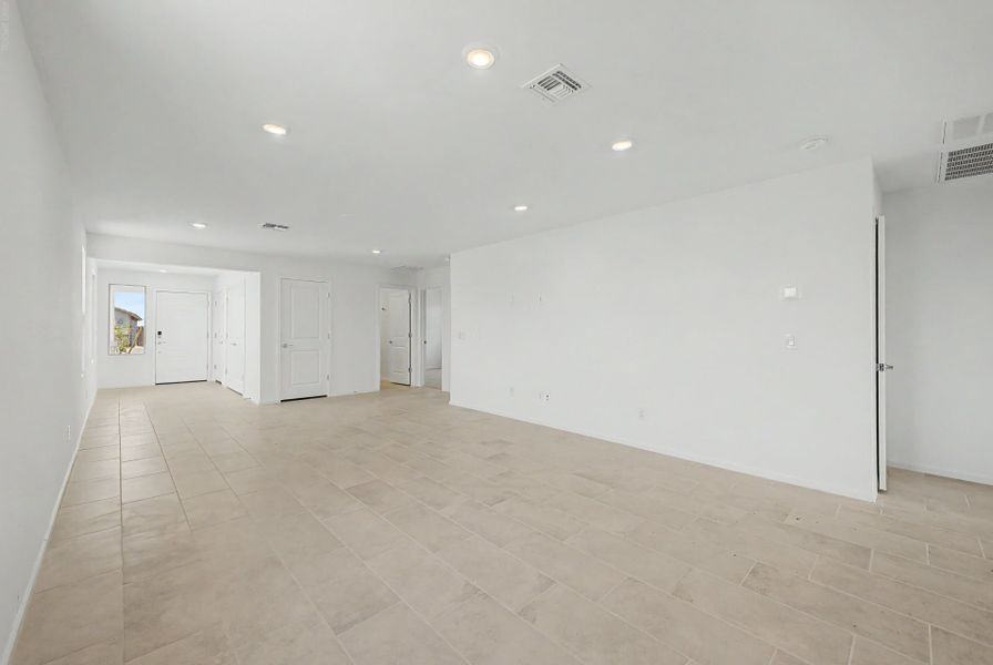 Spacious, unfurnished interior of a new home in Wildera, San Tan Valley (Image 6).