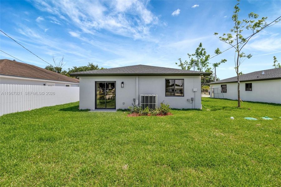 Exterior details and patio area of a home in , Miami Gardens (Image 31).