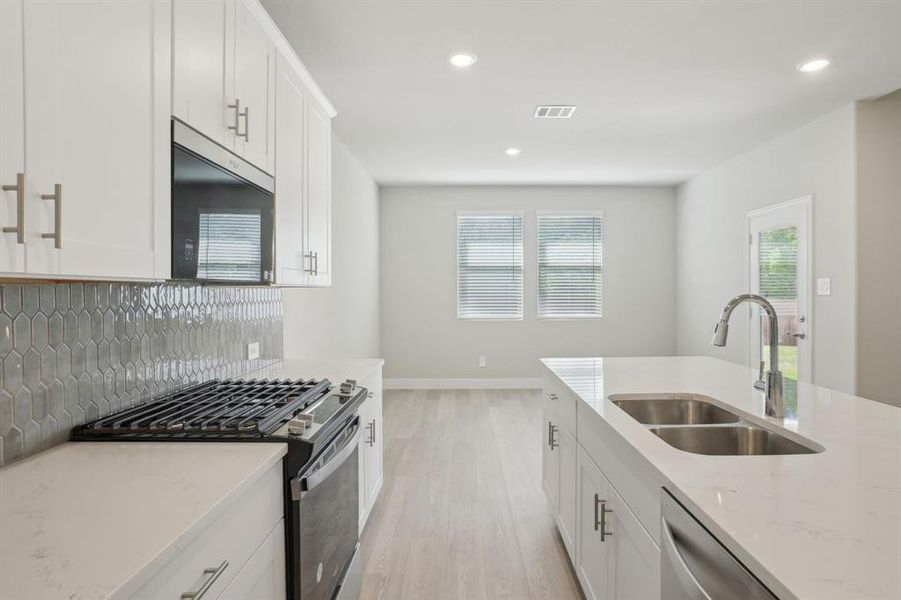 Photo is not of the actual home, but is an inspirational photo of builder’s model home and may depict options, furnishings, and/or decorator features that are not included. Photo is not of the actual home, but is an inspirational photo of builder’s model home and may depict options, furnishings, and/or decorator features that are not included.