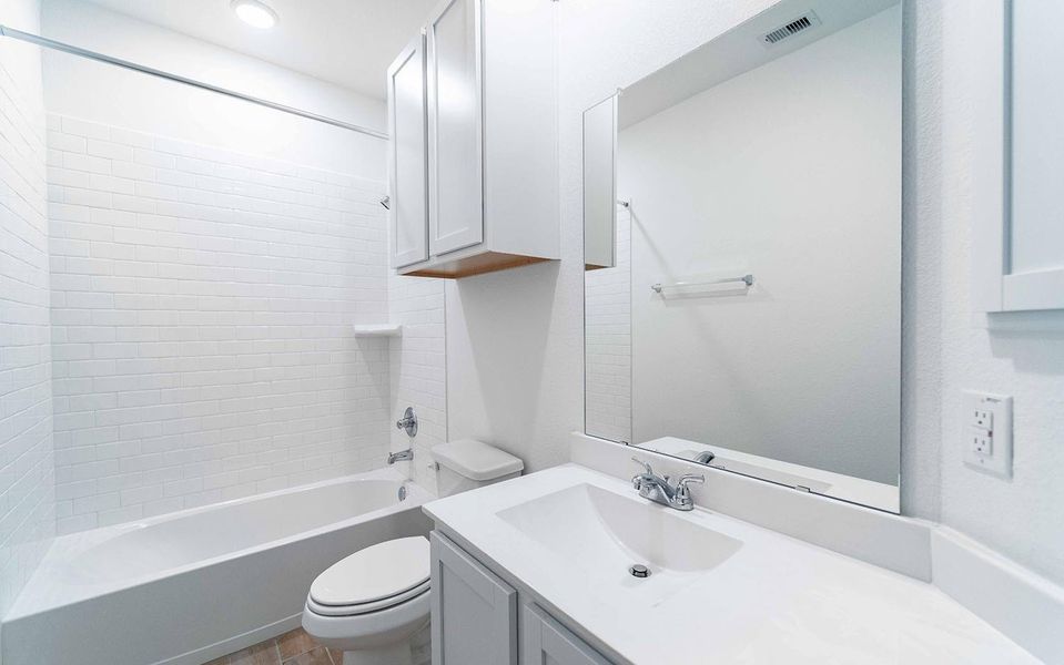 Furnished interior view inside a new home in River Ranch Meadows, Dayton (Image 5).