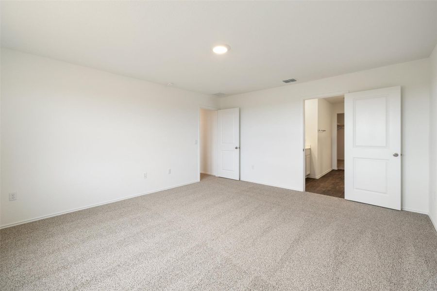 Spacious, unfurnished interior of a new home in Palomino, Manor (Image 25).