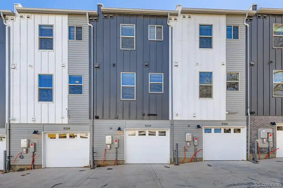 Oversized 1-car Garage