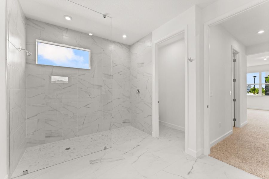 Spacious, unfurnished interior of a new home in , Port St. Lucie (Image 12).