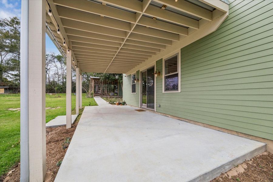 Exterior details and patio area of a home in , Cleveland (Image 21).