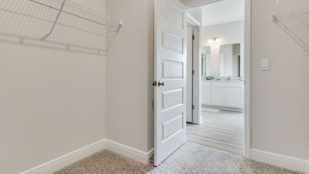 Spacious, unfurnished interior of a new home in Ashton Park Phase III, Freeport (Image 19).