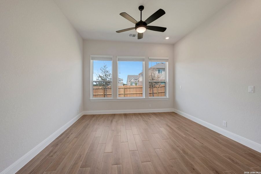 Spacious, unfurnished interior of a new home in Davis Ranch 50', San Antonio (Image 19).