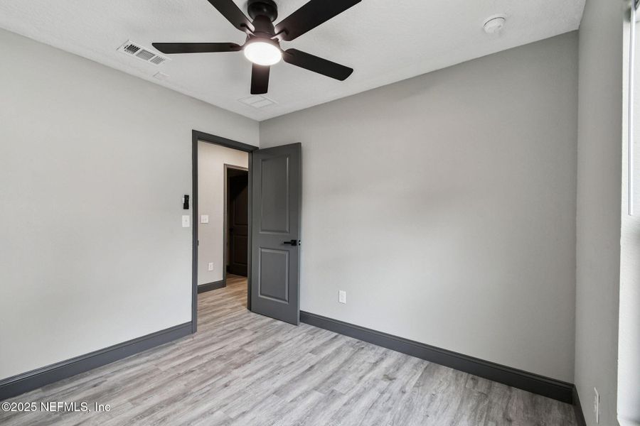 Spacious, unfurnished interior of a new home in , Jacksonville (Image 24).